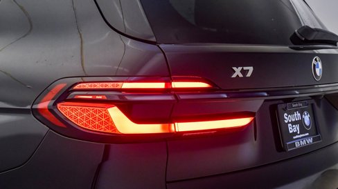 New 2026 BMW X7 M60i image 13