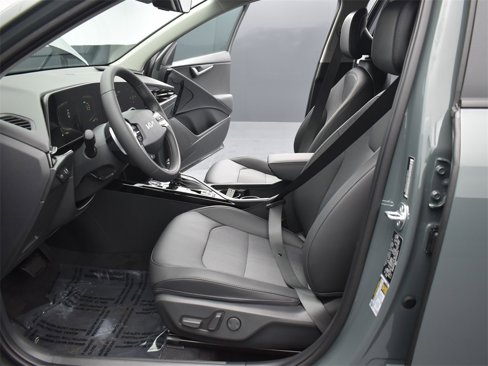 New 2025 Kia Niro EX image 18