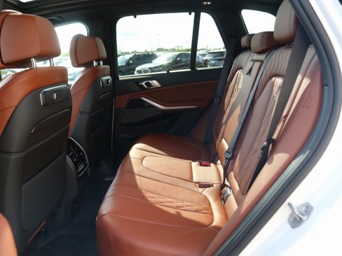 New 2026 BMW X5 M60i image 26