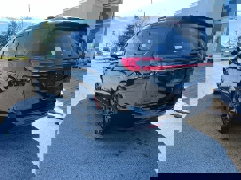 New 2026 Chrysler Pacifica Limited image 8