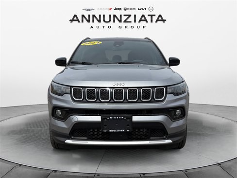 Used 2024 Jeep Compass Limited image 8