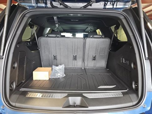 New 2026 Chevrolet Suburban Premier image 11