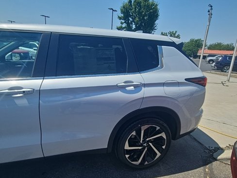 New 2025 Mitsubishi Outlander SE image 7