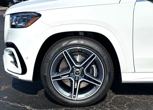 New 2026 Mercedes-Benz GLS 450 4MATIC image 7