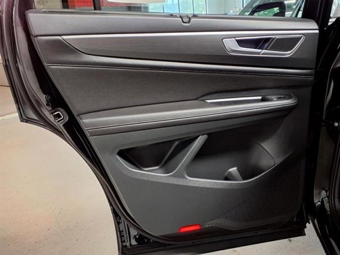 Used 2024 Volkswagen Atlas Cross Sport SE image 29