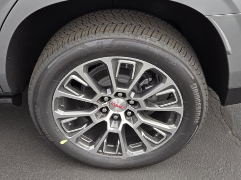 New 2025 GMC Yukon Denali w/ Sun & Power Step Package image 5