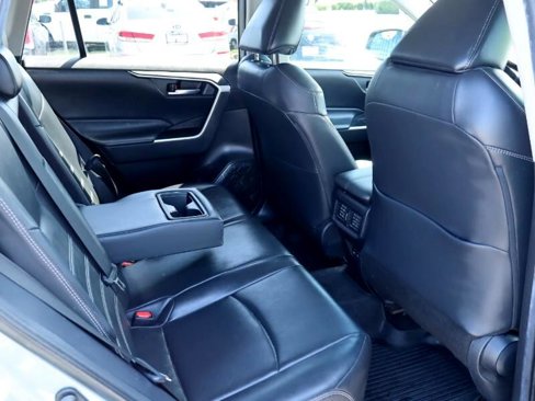 Used 2020 Toyota RAV4 XLE Premium image 13