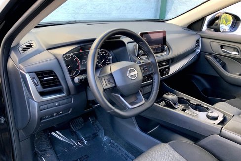 Certified 2025 Nissan Rogue SV image 14