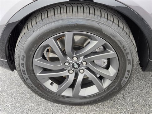 Used 2022 Land Rover Discovery S R-Dynamic image 9
