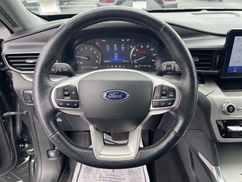 Used 2023 Ford Explorer XLT w/ Equipment Group 202A image 15