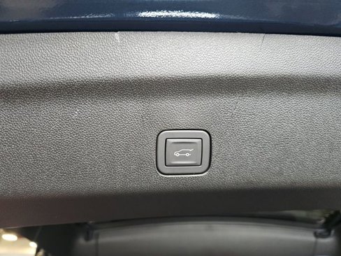 New 2026 Chevrolet Suburban Premier image 12