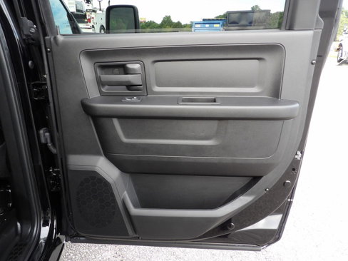 Used 2024 RAM 3500 Tradesman w/ Chrome Appearance Group image 33