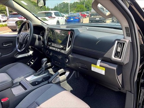 Certified 2025 Nissan Frontier SV image 14