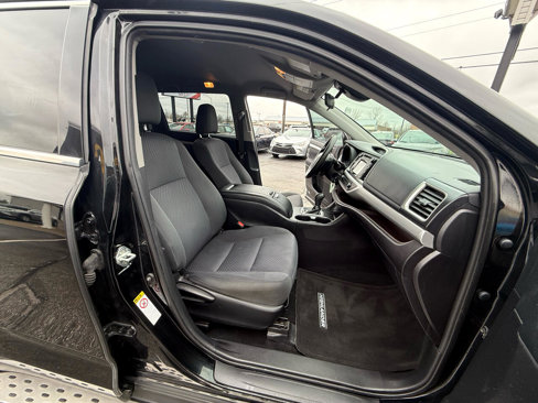 Used 2019 Toyota Highlander LE image 13