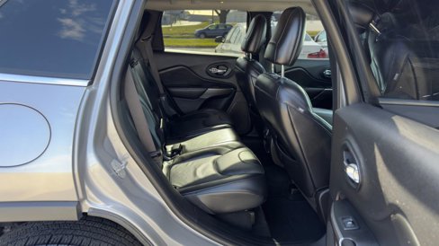 Used 2020 Jeep Cherokee Limited w/ Luxury Group image 26