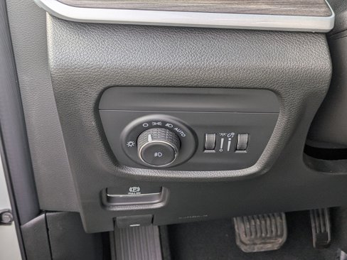 New 2025 Jeep Grand Cherokee Limited image 13