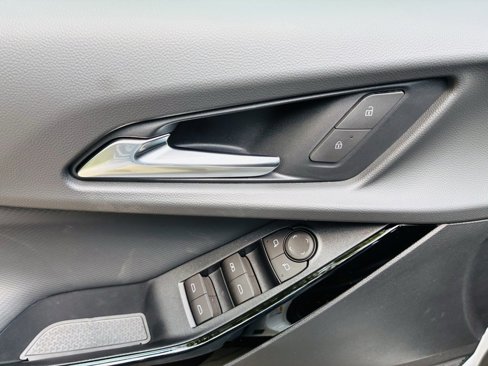 New 2026 Chevrolet Equinox LT w/ Convenience Package II image 15