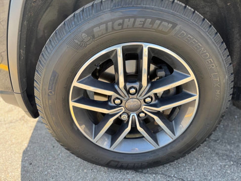 Used 2019 Jeep Grand Cherokee Limited image 26