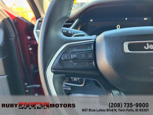 Used 2023 Jeep Grand Cherokee L Laredo image 18