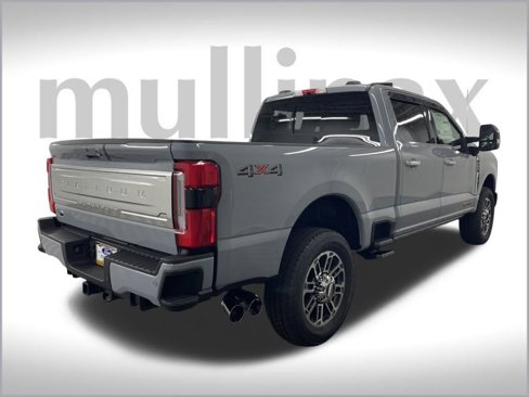 New 2026 Ford F350 Platinum w/ Platinum Plus Package image 3