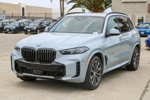 New 2026 BMW X5 xDrive50e w/ M Sport Package image 3