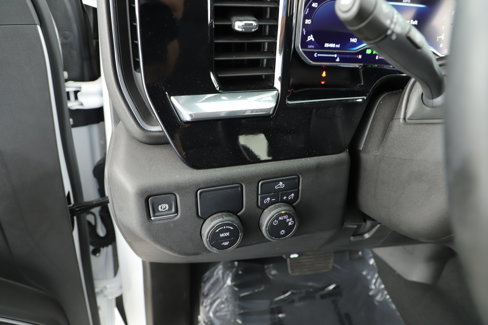 Used 2025 Chevrolet Silverado 1500 LT image 13