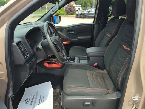 Used 2023 Nissan Frontier PRO-4X w/ Technology Package image 19