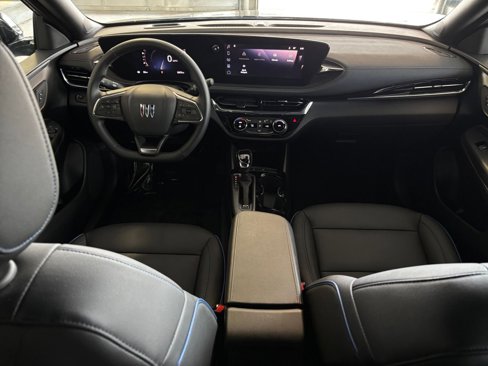 Used 2025 Buick Envista Sport Touring image 32