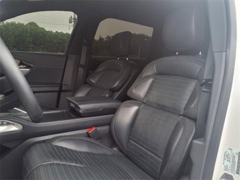 Used 2024 Lincoln Nautilus Reserve w/ Equipment Group 203A image 12