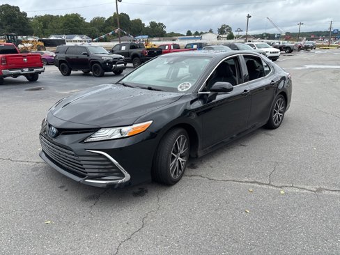 Used 2023 Toyota Camry XLE image 2