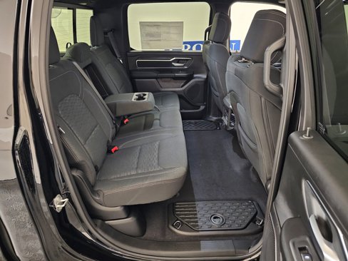 New 2026 RAM 1500 4x4 Crew Cab image 34