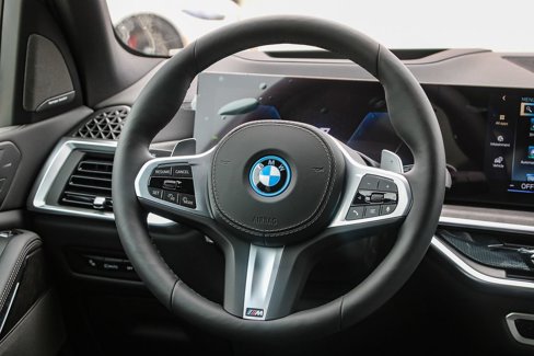 New 2026 BMW X5 xDrive50e w/ M Sport Package image 15