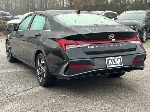 Certified 2025 Hyundai Elantra SEL image 7