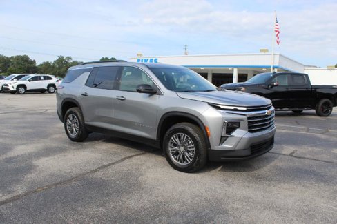 New 2026 Chevrolet Traverse LT w/ Driver Confidence Package image 4