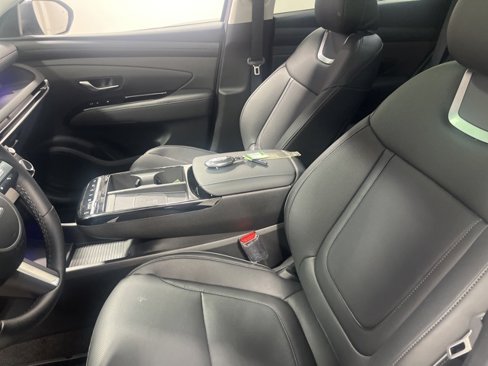 Used 2025 Hyundai Tucson Limited image 8
