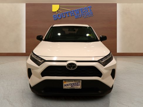 Used 2024 Toyota RAV4 LE image 6