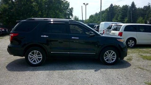 Used 2015 Ford Explorer XLT w/ Equipment Group 202A image 3
