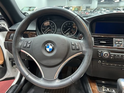 Used 2012 BMW 328i Convertible image 24