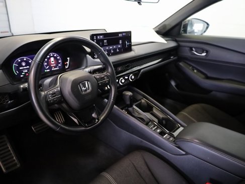 Used 2024 Honda Accord Sport image 4