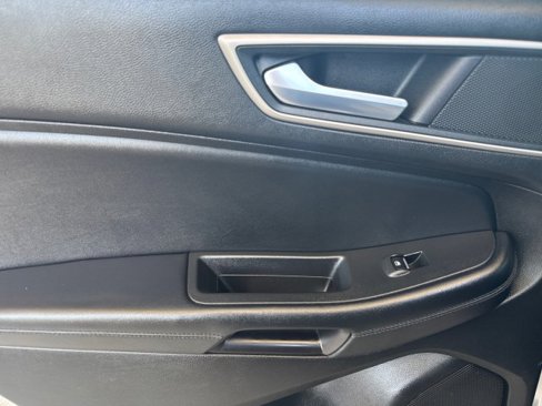 Used 2024 Ford Edge SEL image 6
