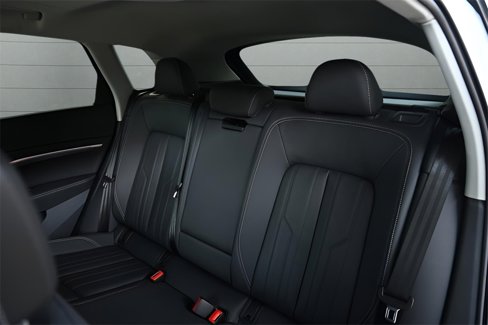 Used 2024 Audi Q8 e-tron Premium image 24