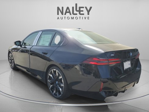 Used 2025 BMW i5 M60 w/ Premium Package image 2