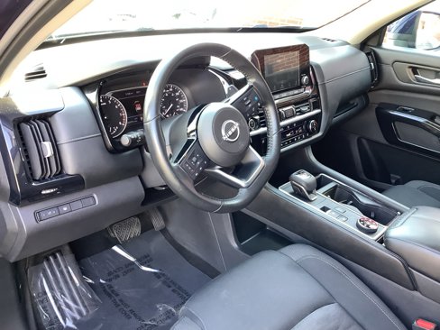 Used 2022 Nissan Pathfinder SV image 13