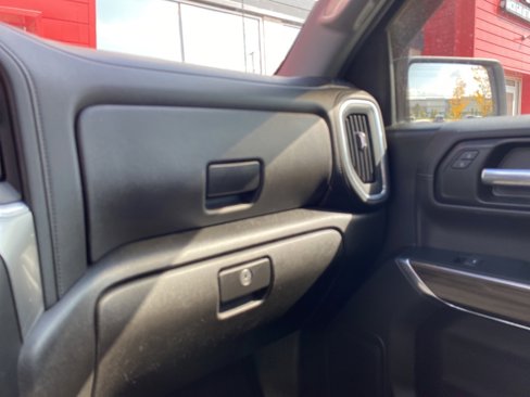 Used 2022 Chevrolet Silverado 1500 LT Trail Boss w/ Bed Protection Package image 8