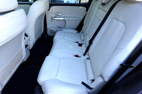 Used 2021 Mercedes-Benz GLB 250 4MATIC w/ Premium Package image 12