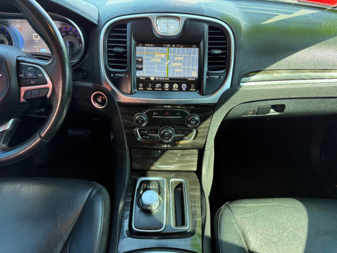 Used 2015 Chrysler 300 Limited image 17