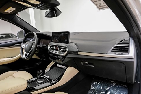 Used 2025 BMW X4 xDrive30i image 17