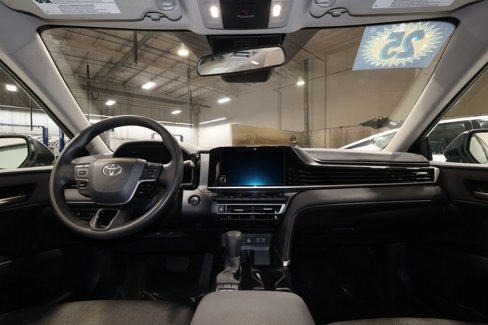 Used 2025 Toyota Camry LE image 27
