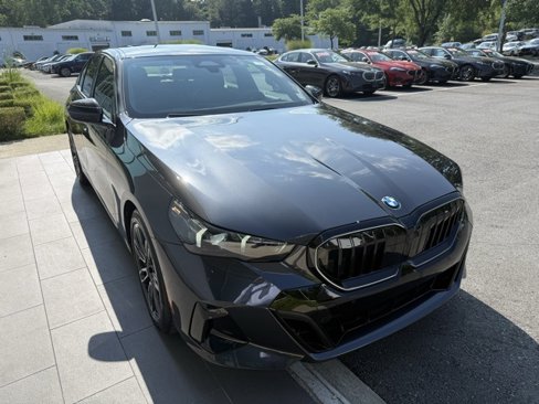 New 2026 BMW 530i xDrive w/ M Sport Package image 5