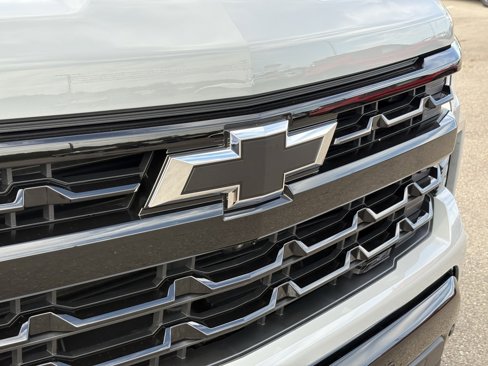 Used 2024 Chevrolet Silverado 1500 LT Trail Boss w/ LT Trail Boss Premium Package image 9